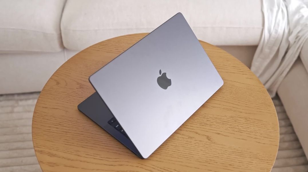 ⁣M5 MacBook Pro After 2 Weeks - The BEST MacBook Of 2025